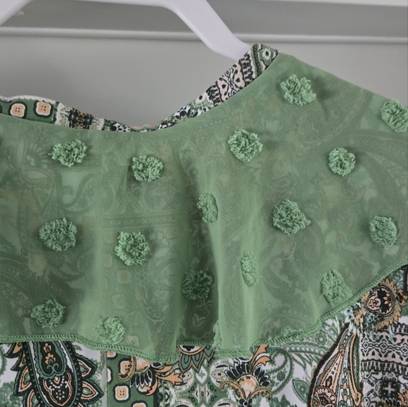 CATO Plus Size Blouse with Sheer Sleeves • Size 22-24 - Picture 3 of 12